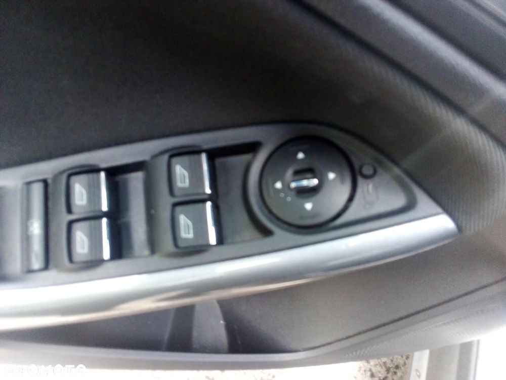 Ford Focus 1.6 EcoBoost Titanium - 12