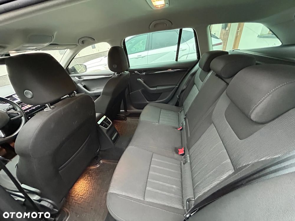 Skoda Octavia 1.5 TSI ACT Style DSG - 8