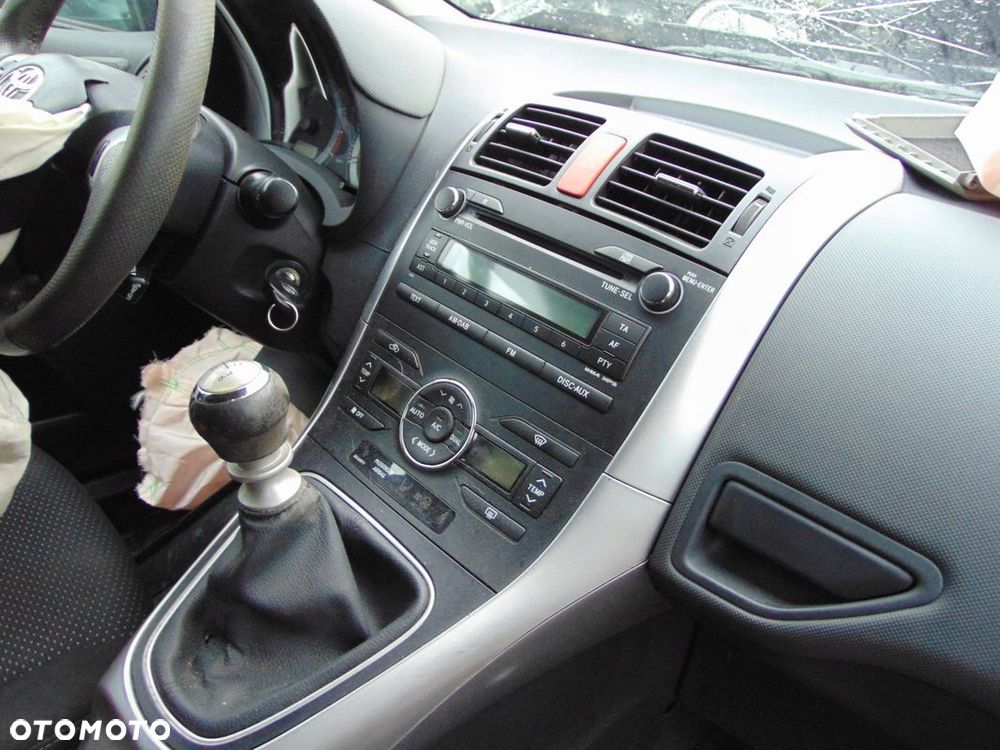 RADIO CD FABRYCZNE TOYOTA AURIS I LIFT 1H2 HB - 1