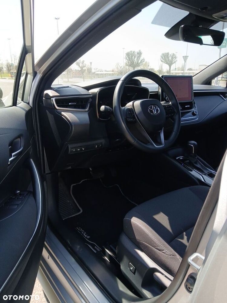 Toyota Corolla 2.0 Hybrid Comfort - 18