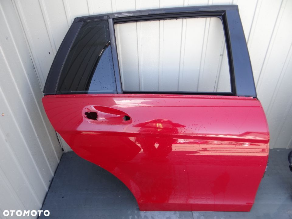 Mercedes C W204 Lift Drzwi prawe prawy tyl kombi C590