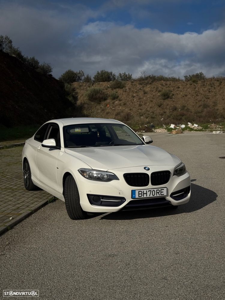 BMW 220 i Sport Line - 1