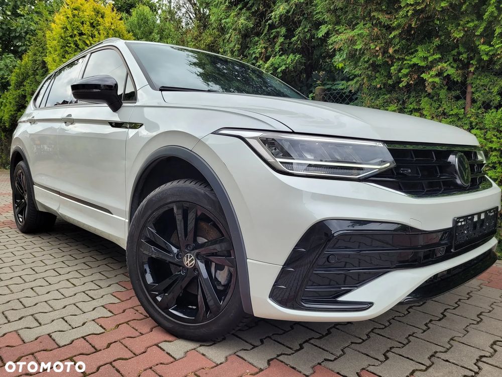 Volkswagen Tiguan - 1