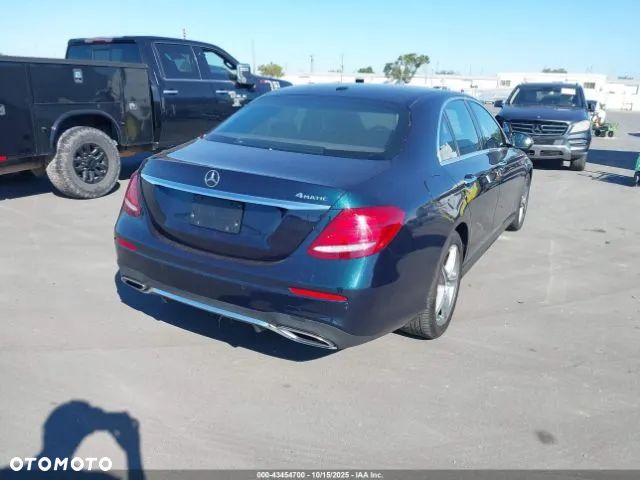 Mercedes-Benz Klasa E 300 9G-TRONIC - 4