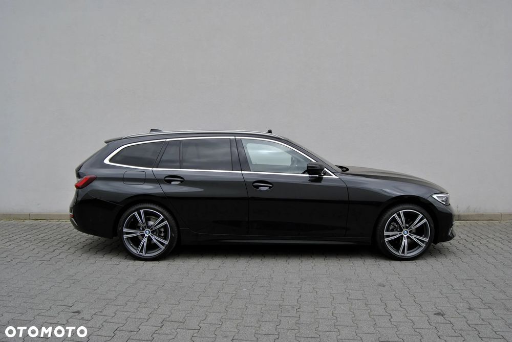 BMW Seria 3 320d xDrive Sport Line - 7