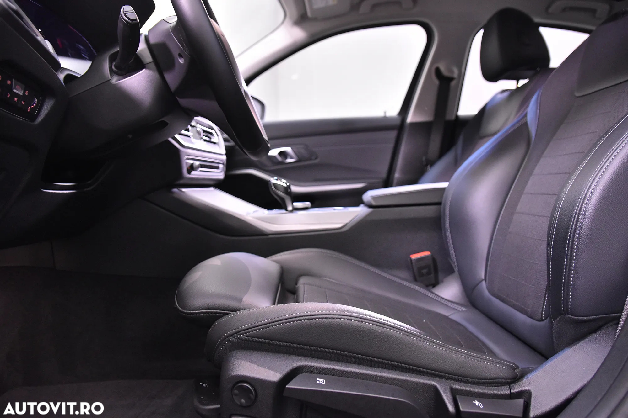 BMW Seria 3 320i AT - 23