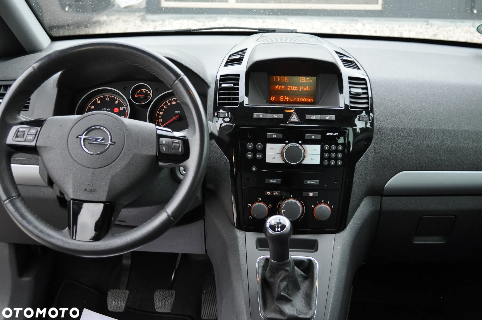 Opel Zafira 1.8 Cosmo - 22