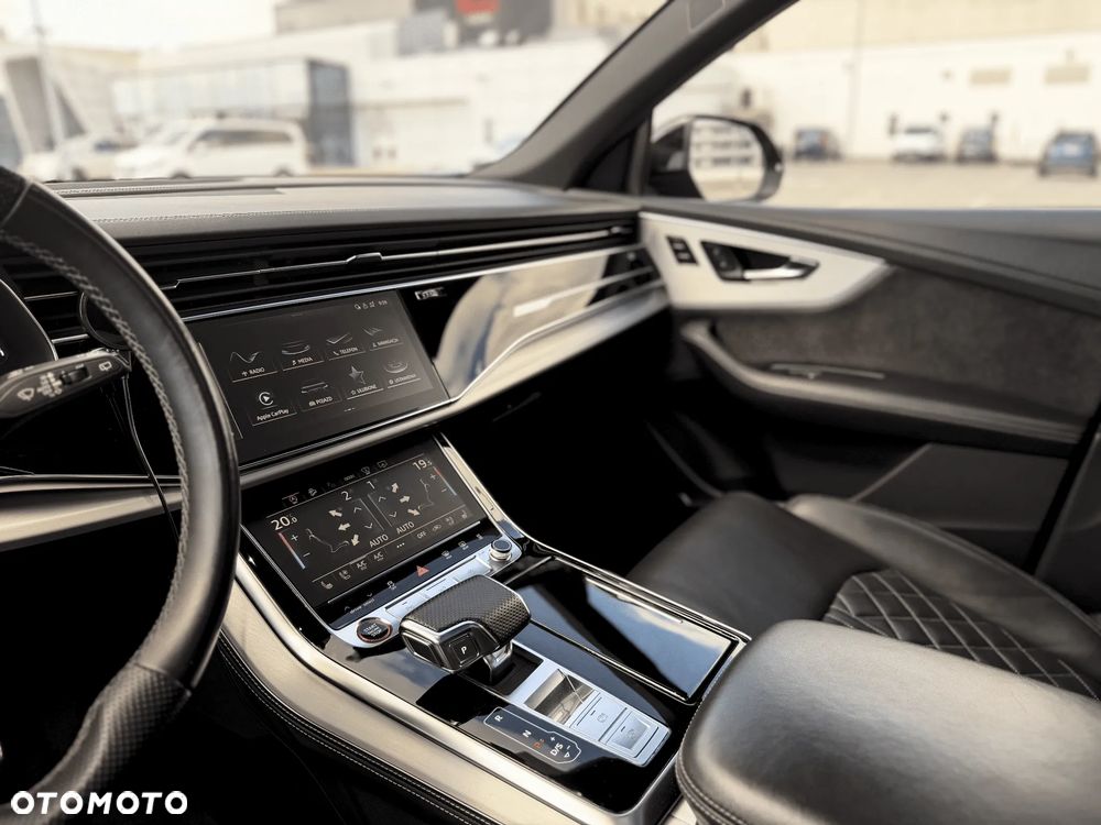 Audi SQ8 - 16