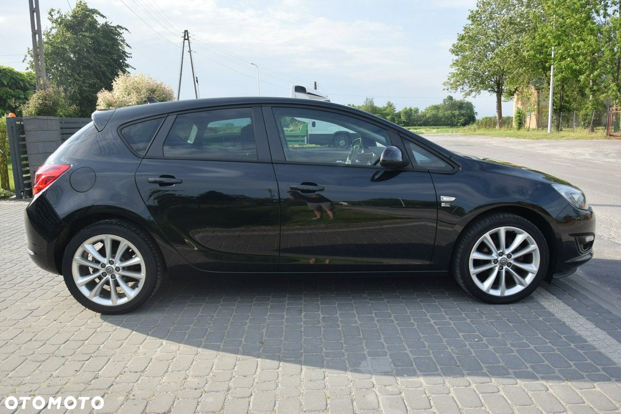 Opel Astra 1.4 Turbo 150 Jahre - 15