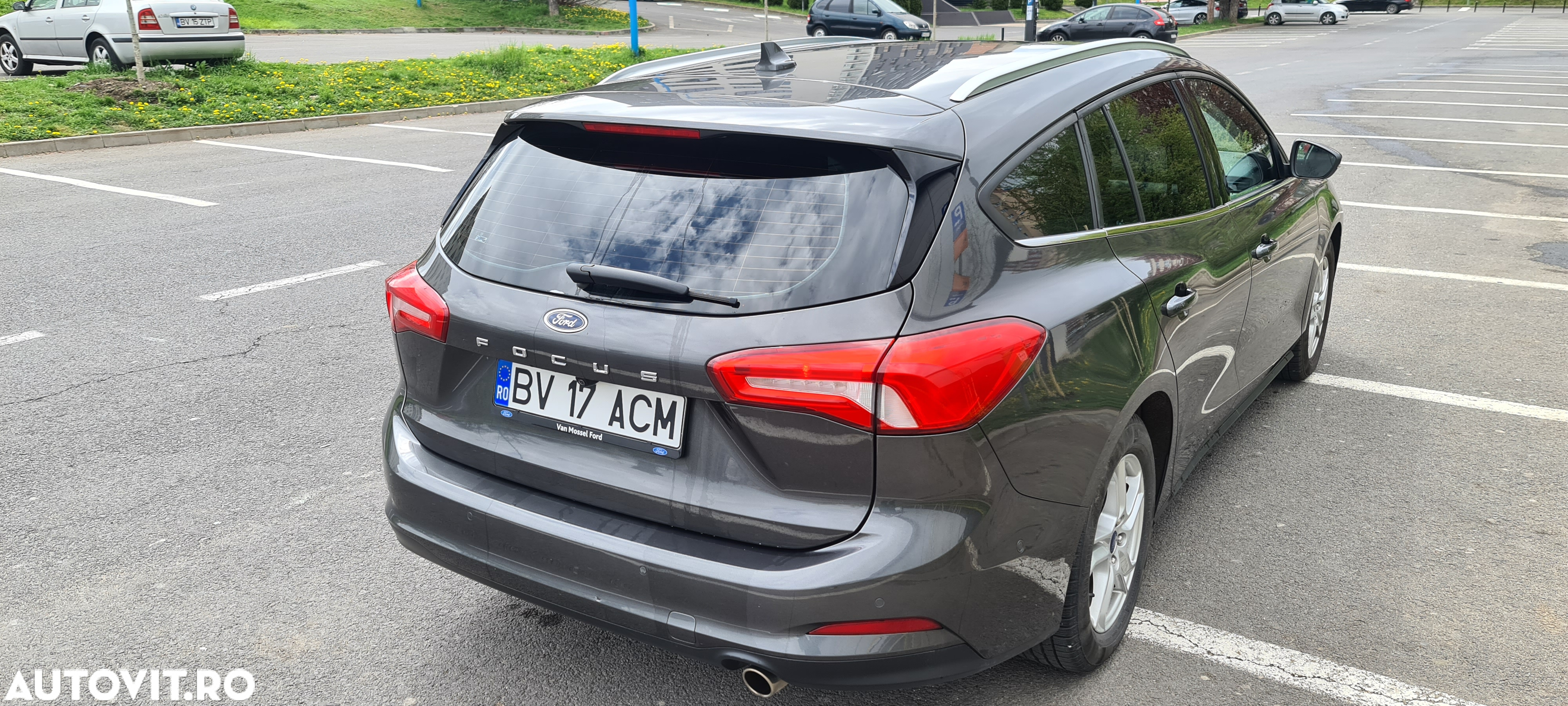 Ford Focus 1.0 EcoBoost Start-Stopp-System COOL&CONNECT DESIGN - 4
