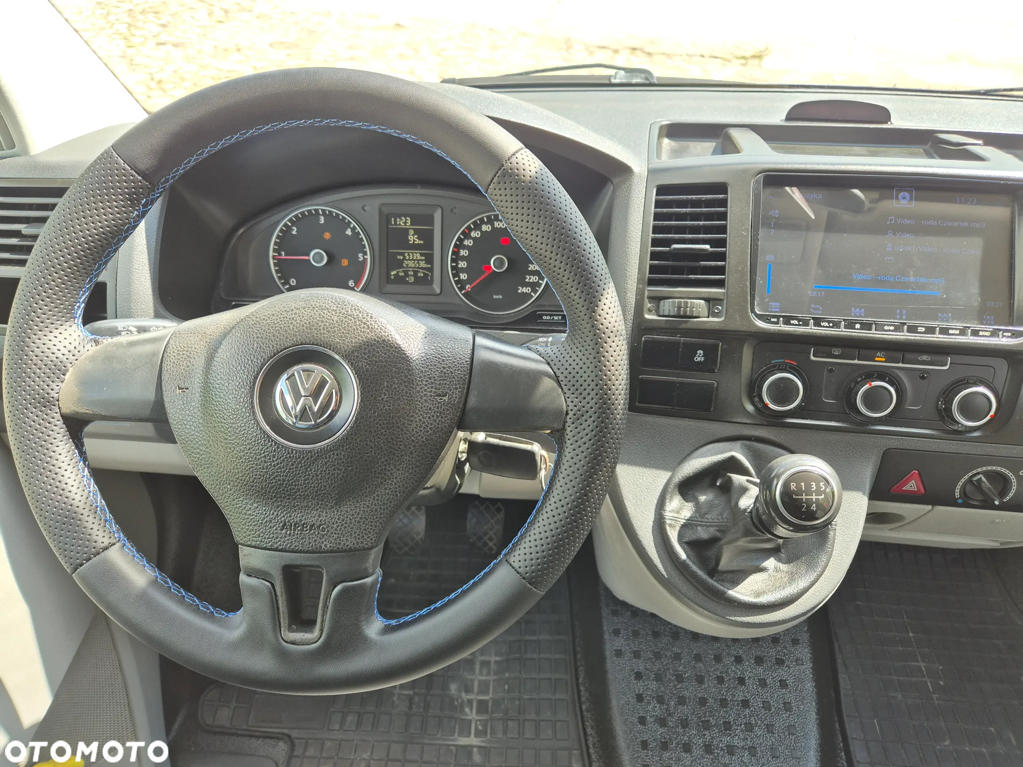 Volkswagen Transporter T5 TDI L1H1 - 11