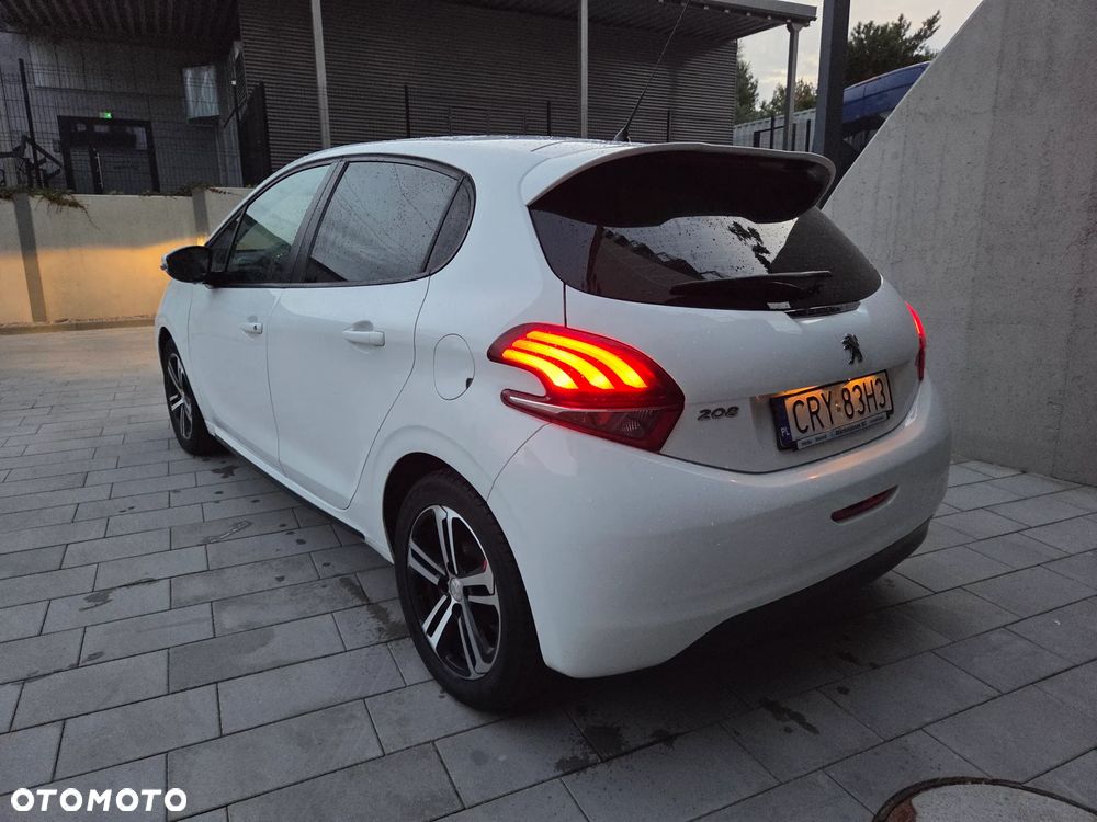 Peugeot 208 - 2