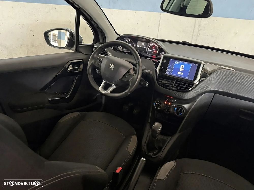 Peugeot 208 1.2 VTi SE Style - 7