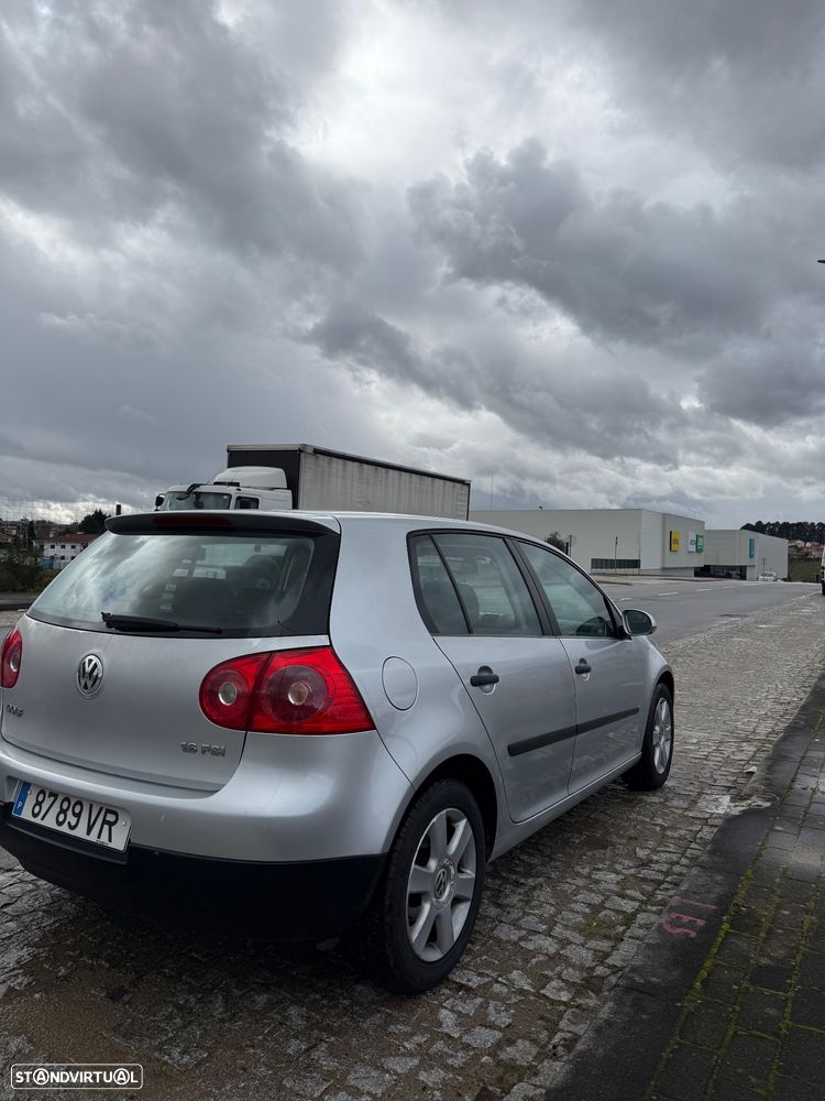 VW Golf 1.6 FSi Confortline - 5