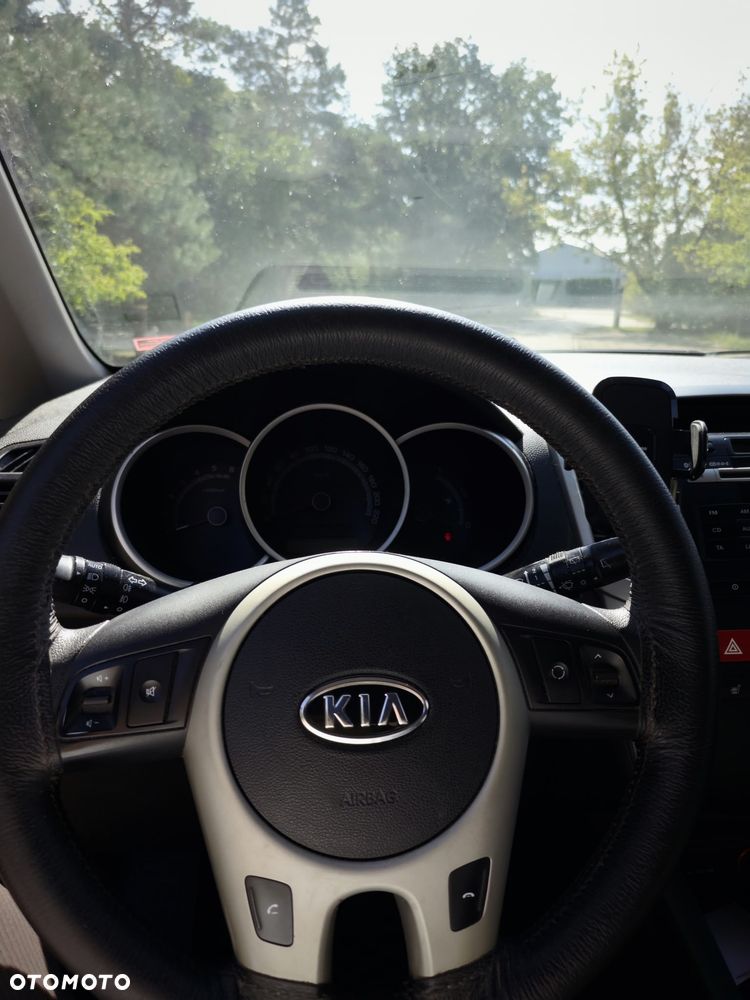 Kia Venga - 7