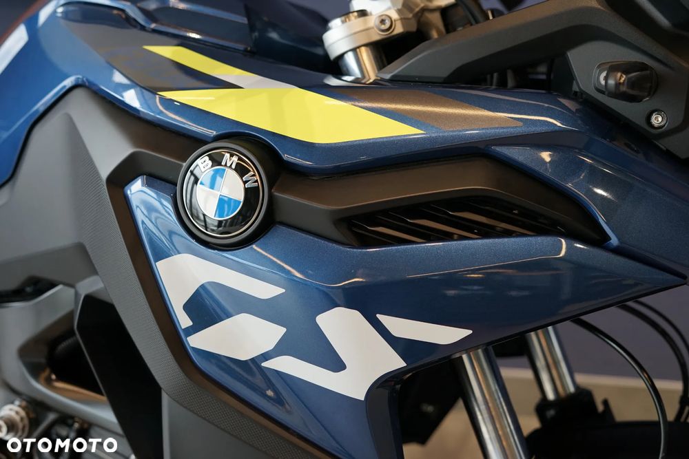 BMW F - 12