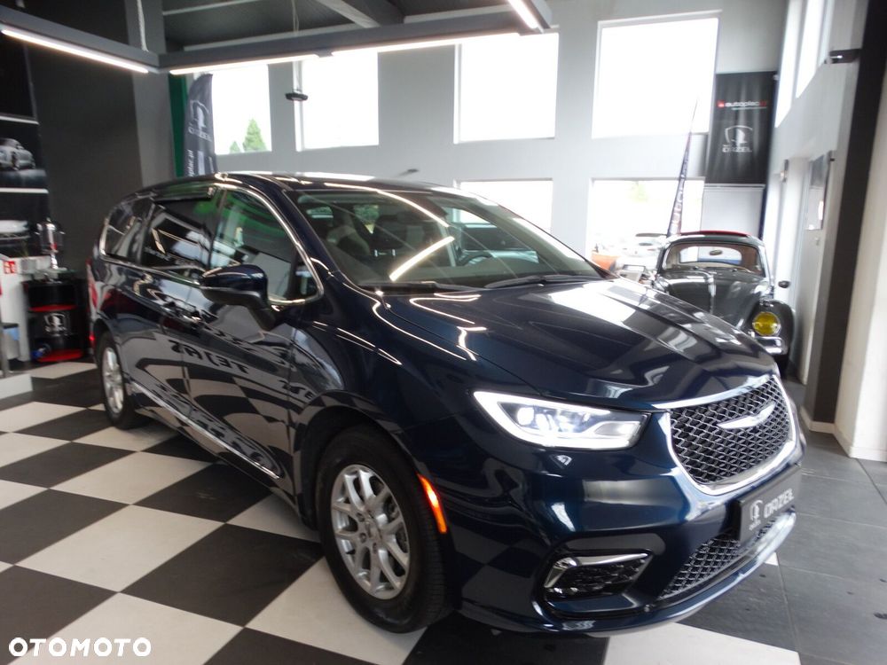 Chrysler Pacifica - 7