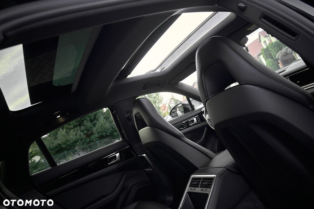 Porsche Panamera 4S - 31