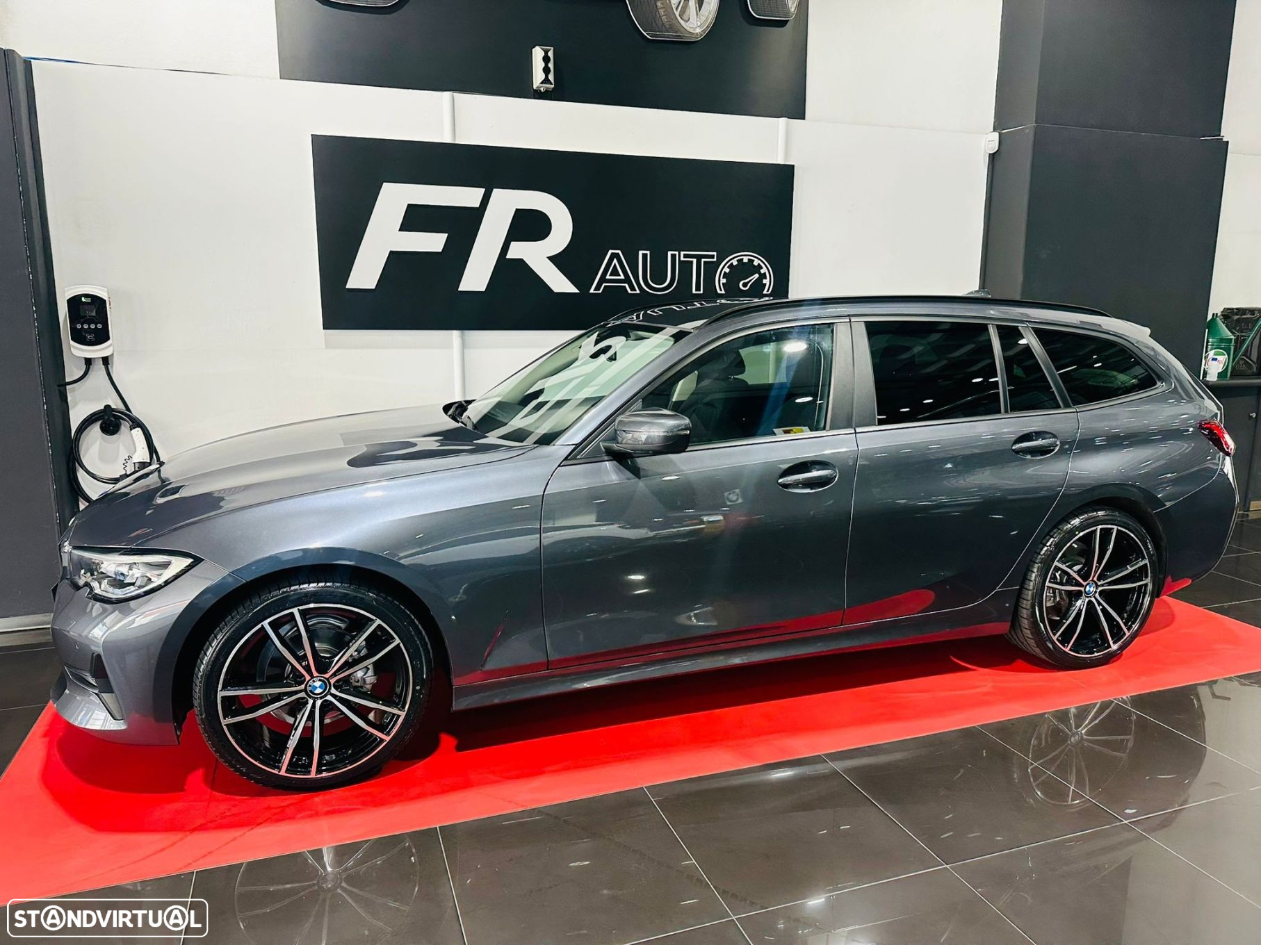 BMW 318 d Touring Auto - 11