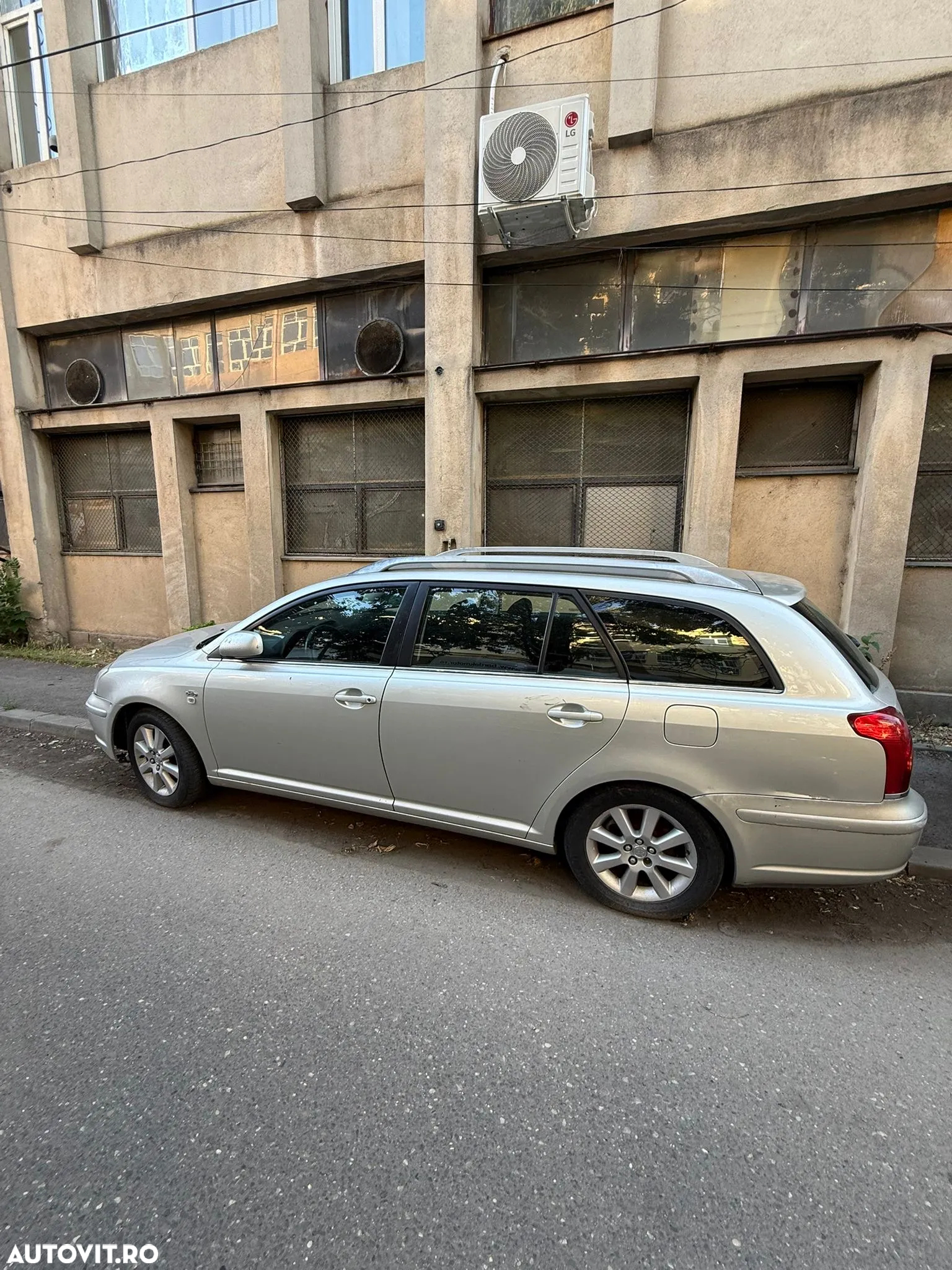 Toyota Avensis 2.0 D4D S/W Sol - 2