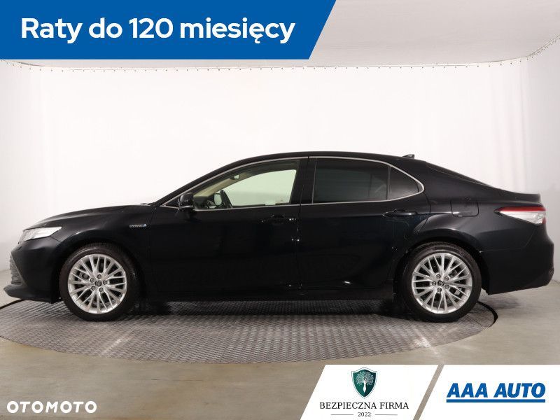 Toyota Camry - 4