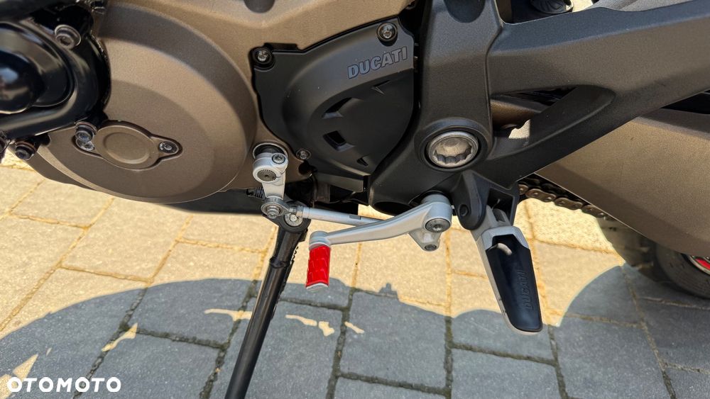 Ducati Monster - 22