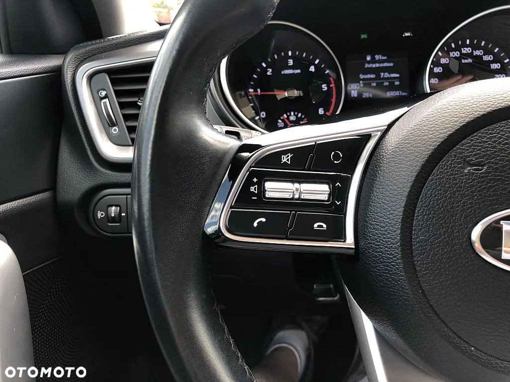 Kia Ceed 1.6 CRDi SCR L - 23