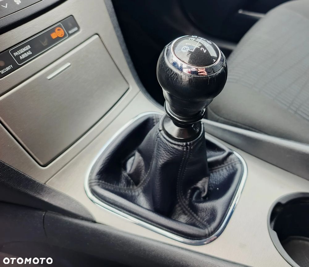 Toyota Avensis 1.8 Executive - 18