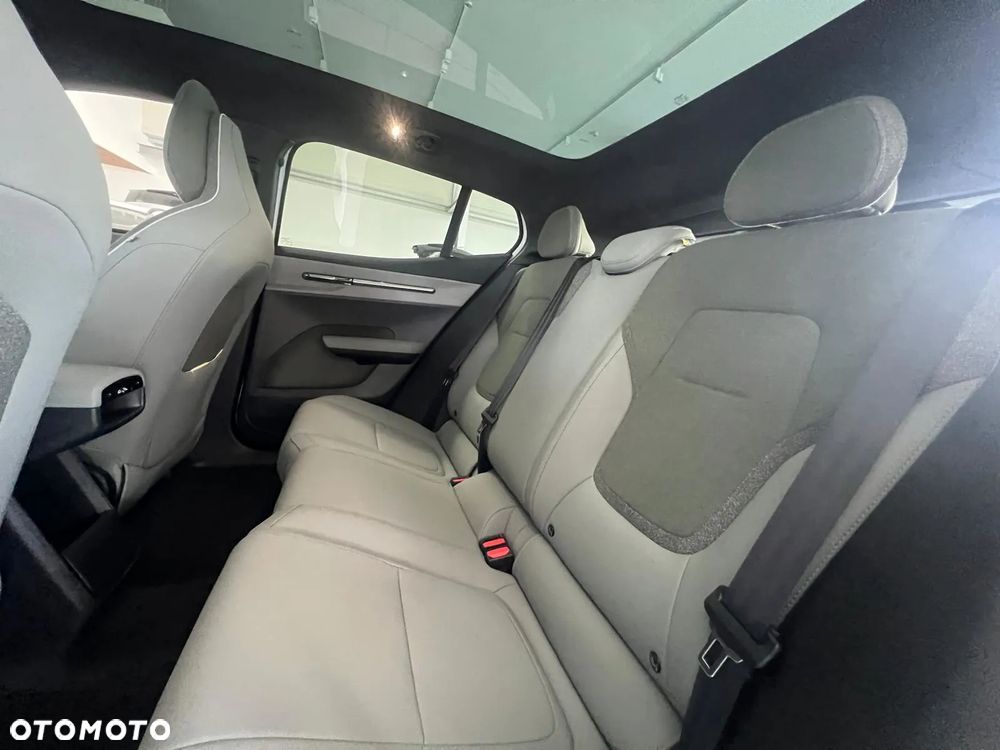 Volvo EX30 69kWh Twin Motor Ultra Black Edition - 24