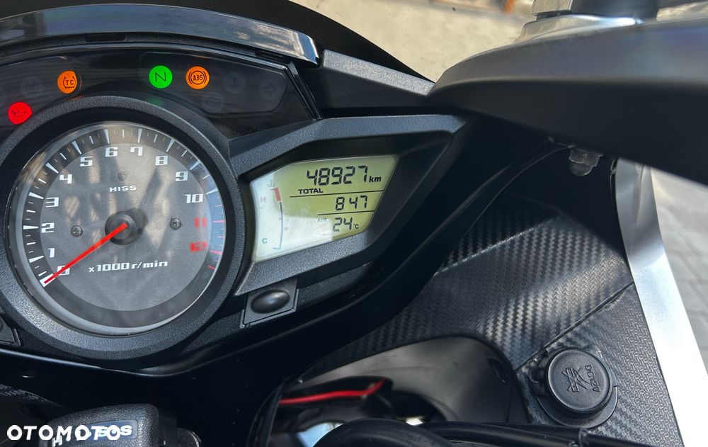 Honda VFR - 12