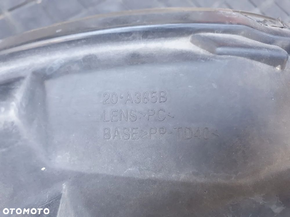 Volkswagen Polo III 6N 6N2 6NF Lampa przednia 20A385 TYC - 5