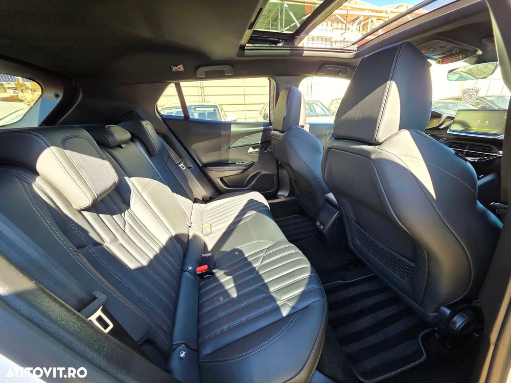 Peugeot 2008 PureTech 155 EAT8 GT - 16