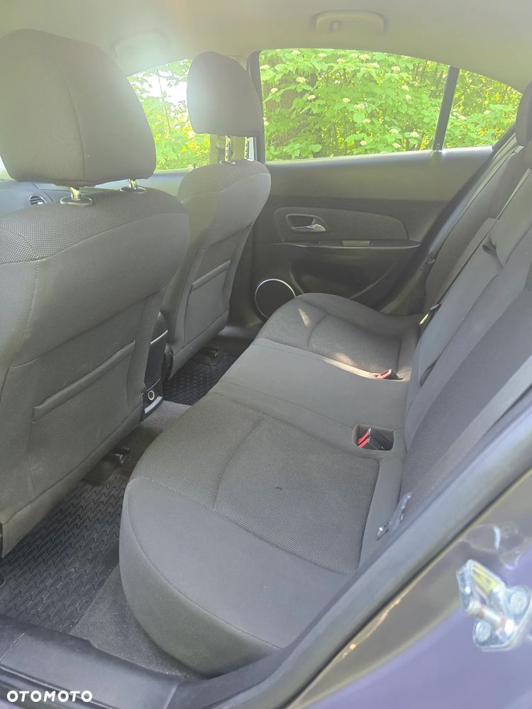 Chevrolet Cruze 1.6 LS - 6