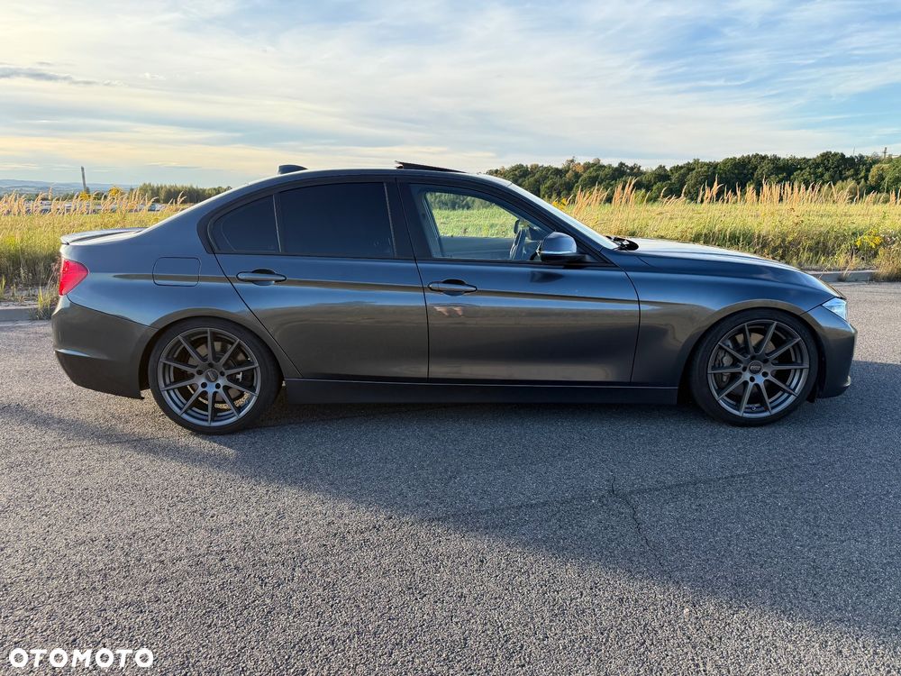 BMW Seria 3 335i - 5