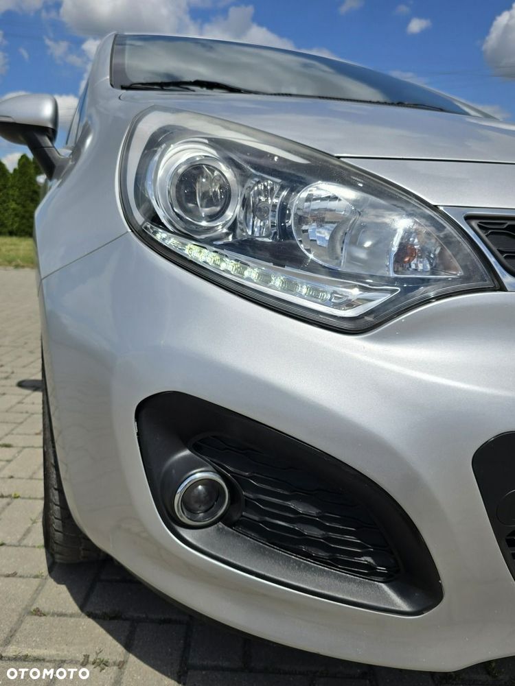 Kia Rio - 4