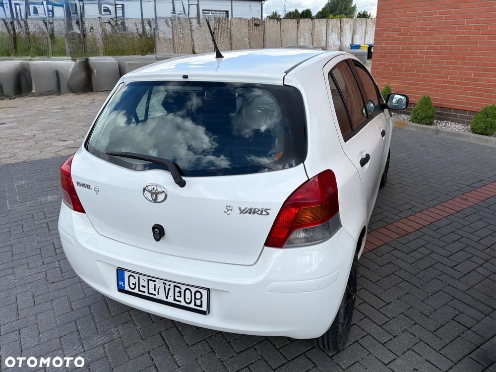 Toyota Yaris 1.0 Luna - 2