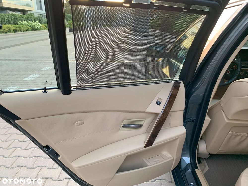 BMW Seria 5 530xi Touring - 21