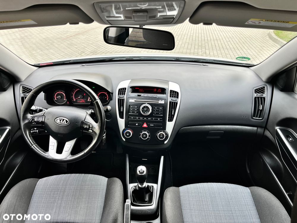 Kia Ceed 1.4 CVVT Attract - 23