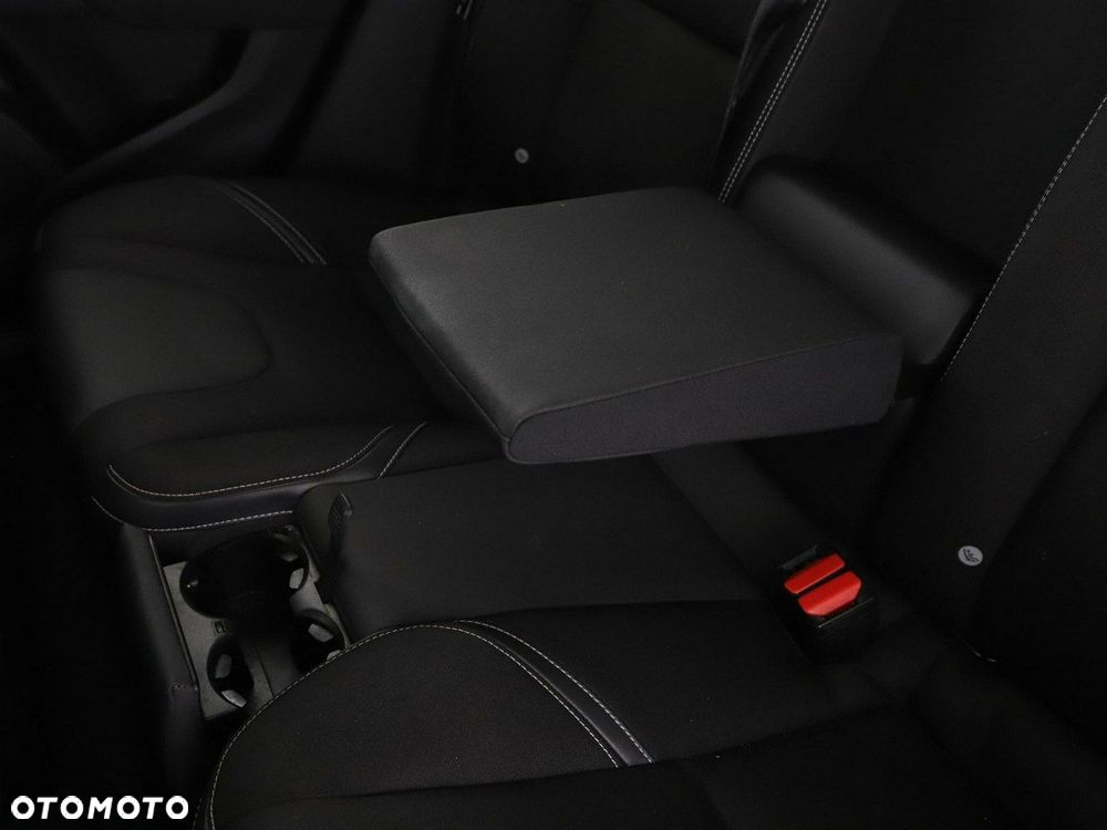 Volvo V40 T2 Momentum - 35