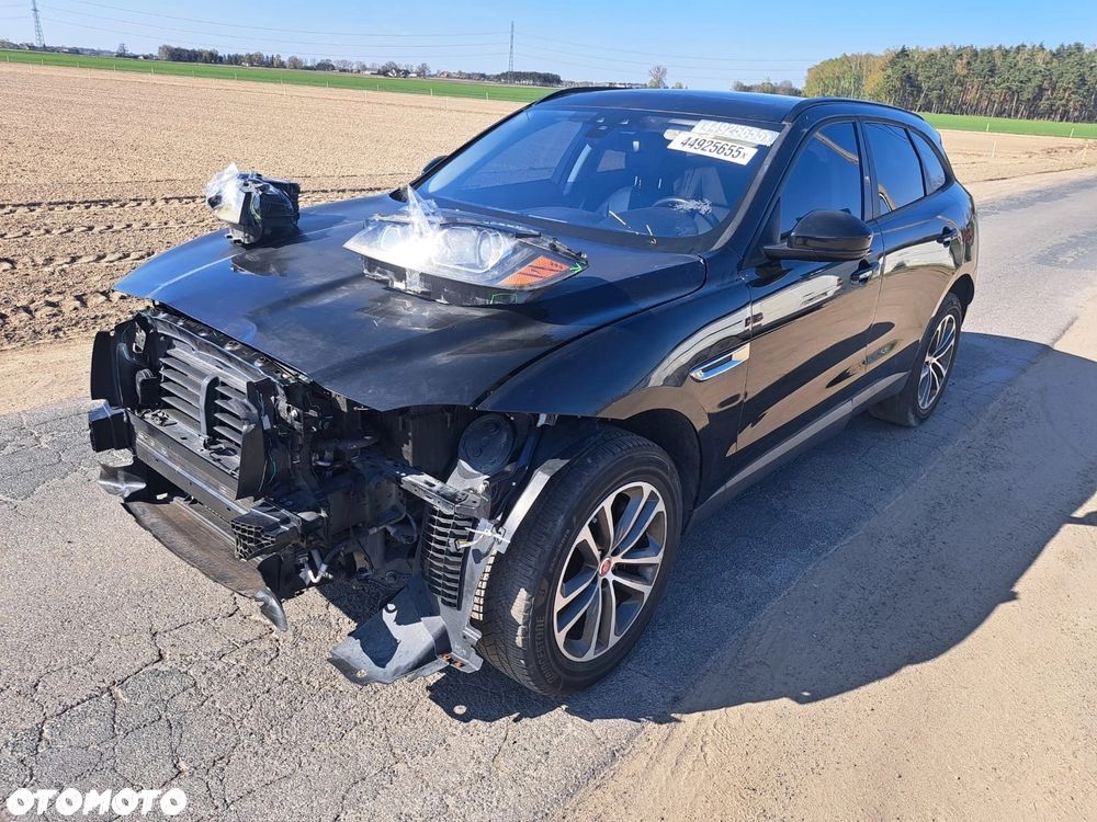 Jaguar F-Pace - 8