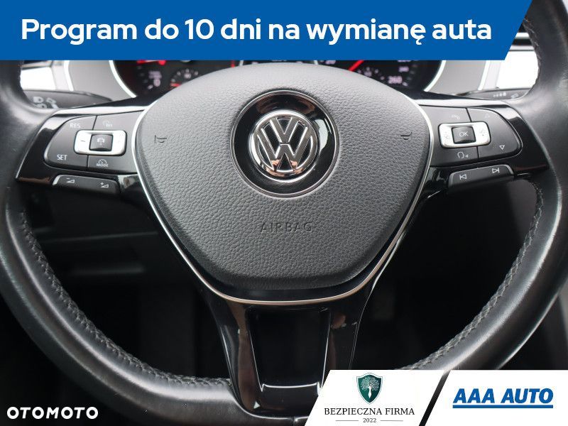 Volkswagen Passat - 19