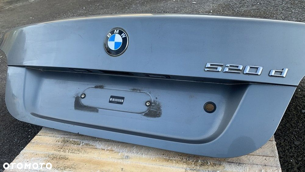 TYLNA KLAPA BAGAŻNIKA SPACEGRAU A52 BMW E60 - 2
