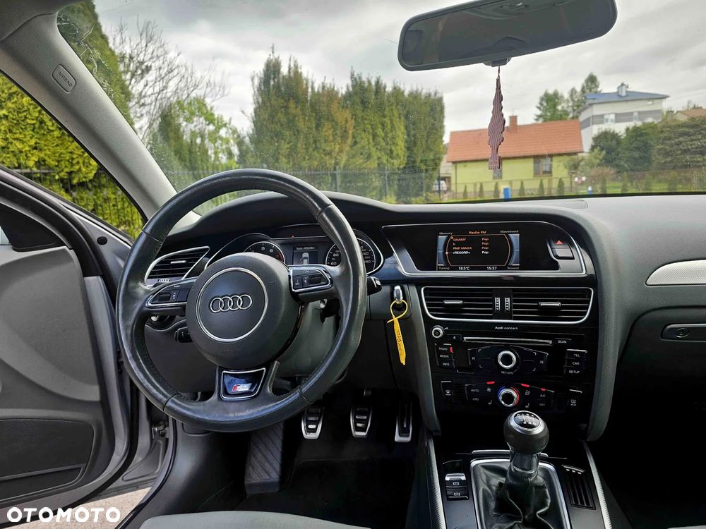 Audi A4 Limousine 2.0 TFSI S line Sportpaket (plus) - 17