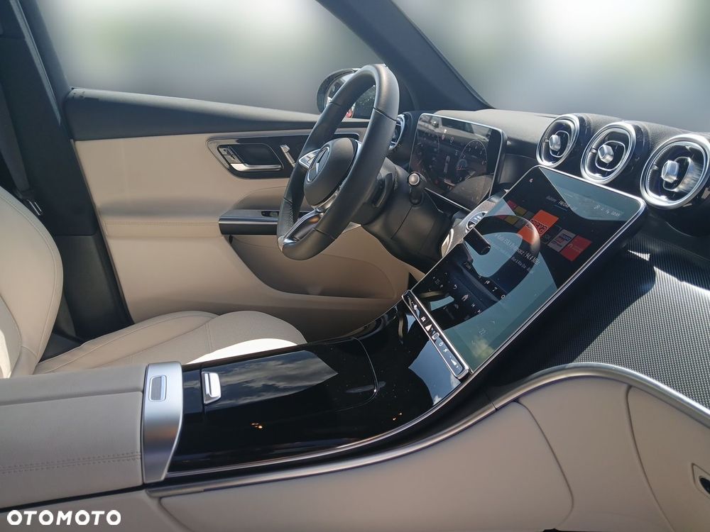 Mercedes-Benz GLC 200 4Matic 9G-TRONIC Avantgarde Advanced - 13