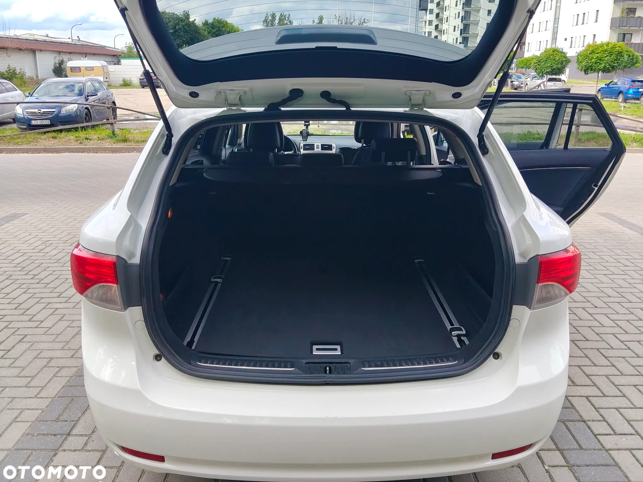 Toyota Avensis - 21