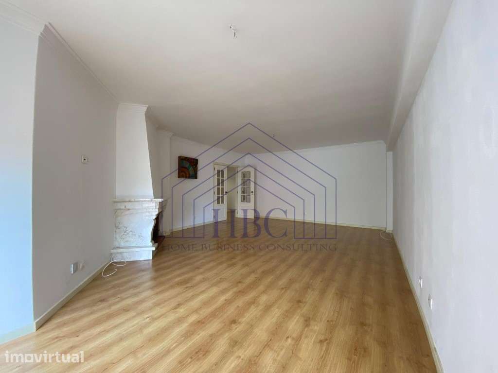 Apartamento T2 para Arrendamento | Massamá - 6.ª Fase - Grande imagem: 2/28