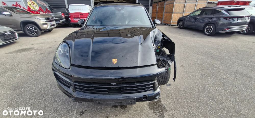 Porsche Cayenne E-Hybrid - 4