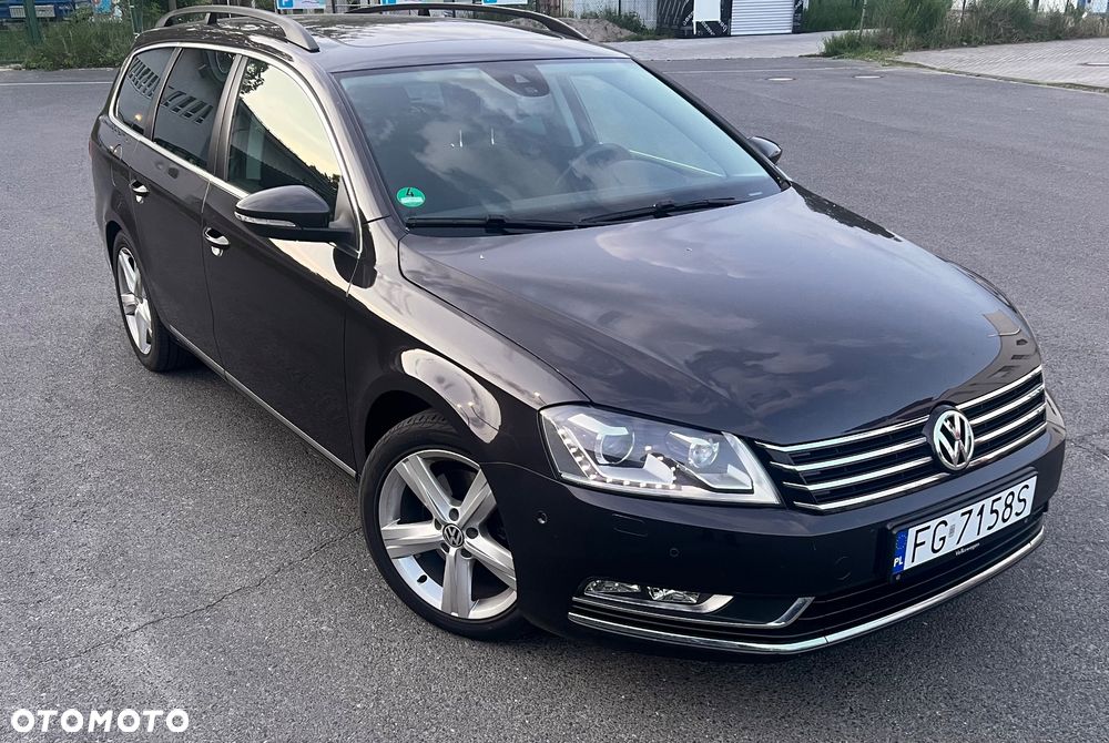 Volkswagen Passat - 1