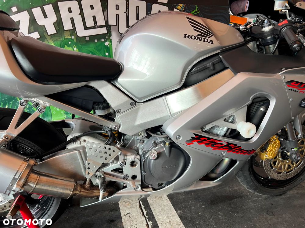 Honda CBR - 19
