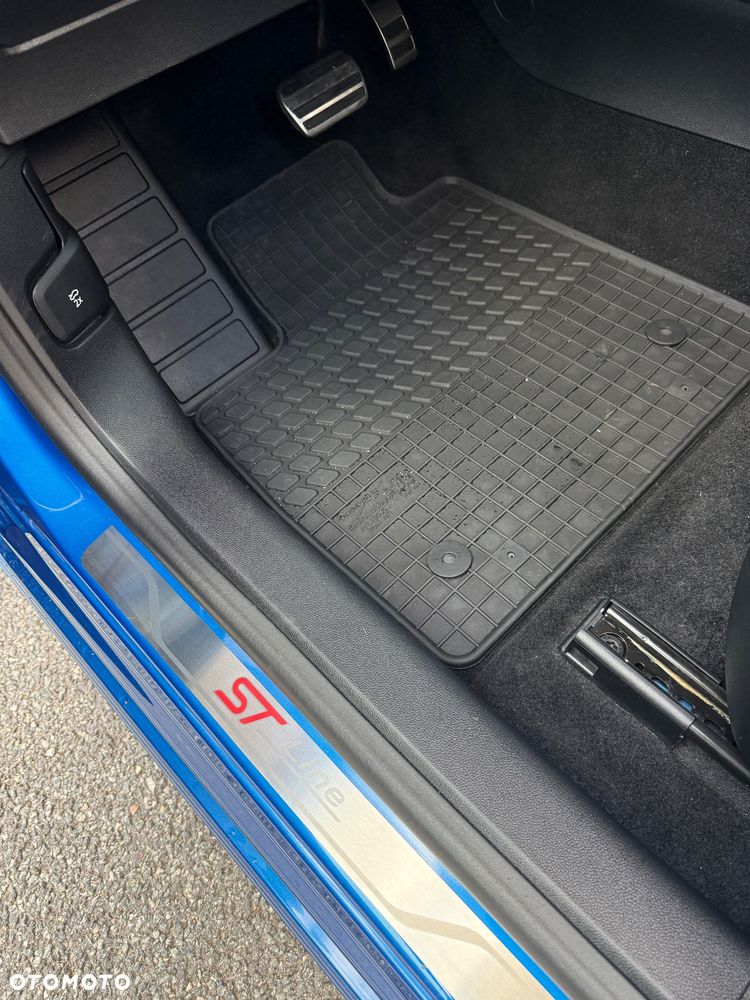 Ford Focus - 38